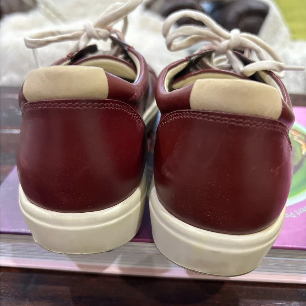 ECCO Women’s Soft Leather Sneakers - Picture 5 of 9
